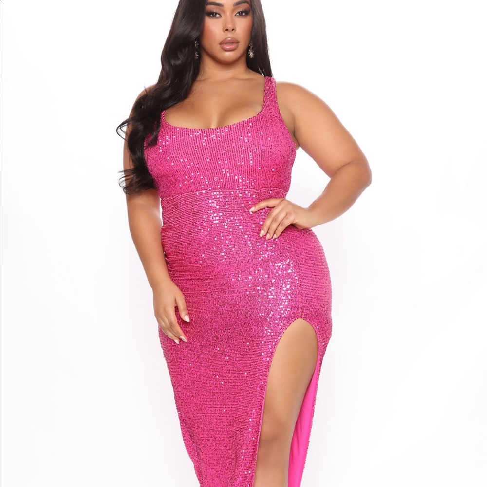 Beautiful pink evening gown never worn and brand new